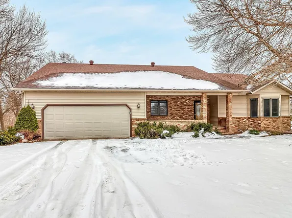 4562 50th St S, Moorhead, MN 56560