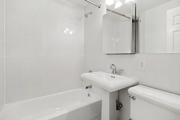 Rented by Cooper & Cooper Real Estate | media 6