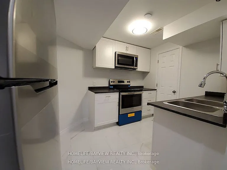 644 McBean Ave #LOWER — Photo 7