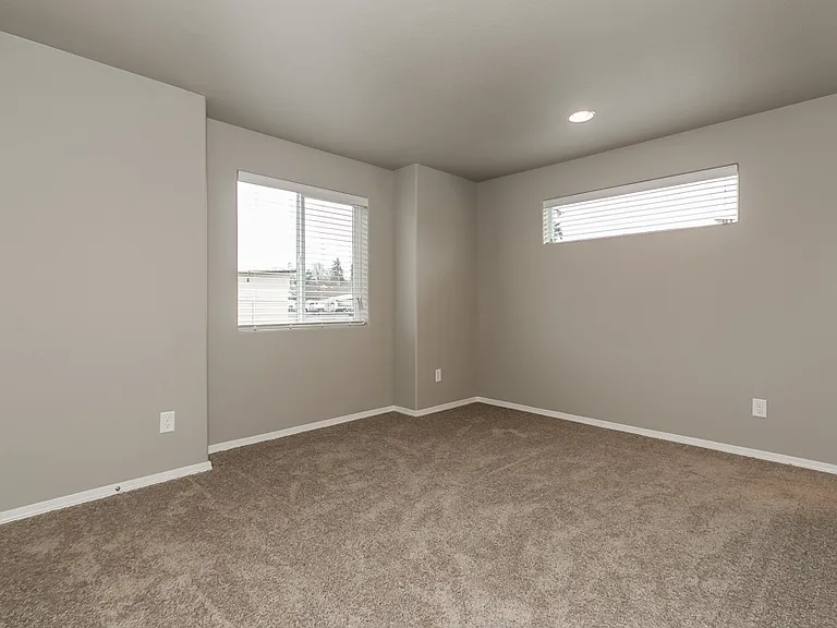 981 N Pacific Hwy #99 — Photo 12
