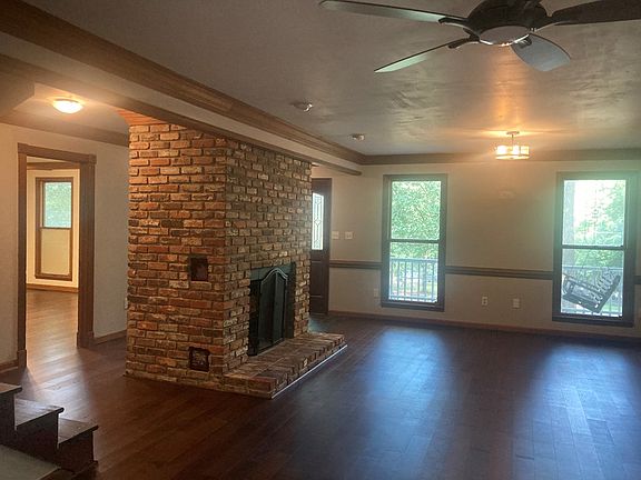 4th image of 332 Sugarcreek Dr