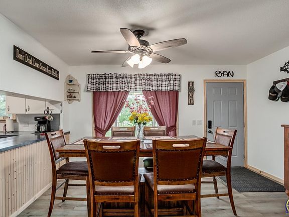 4th image of 3373 Parkview Dr