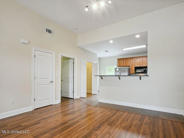 6147 Firestone St #D-1 — Photo 8