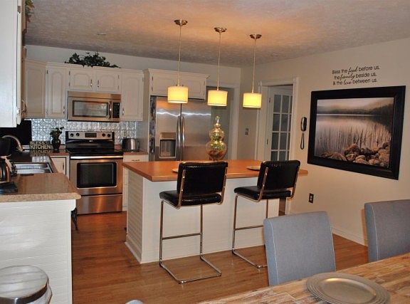 5th image of 2404 Creekview Ct