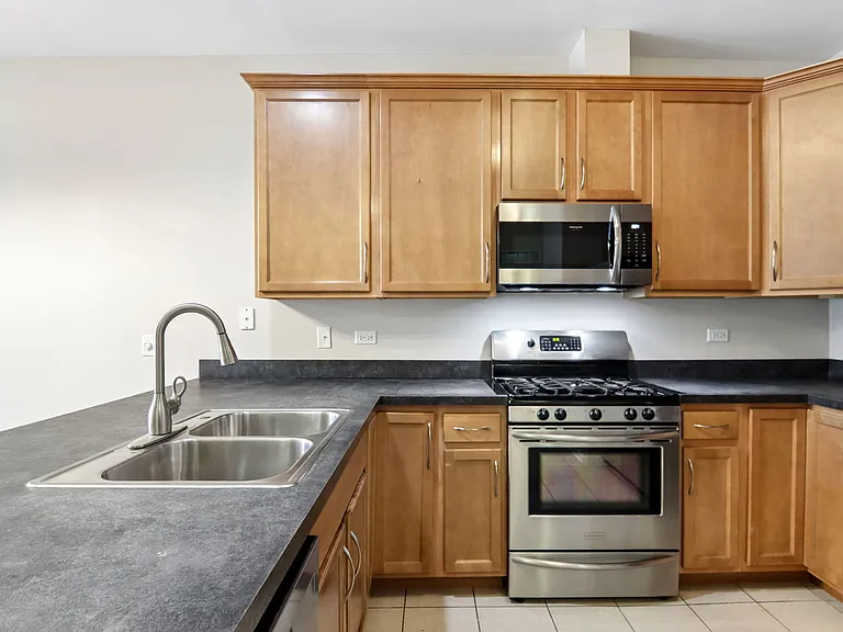 106 S Ridgeland Ave #402 — Photo 12