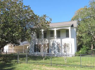702 Erin St, El Campo, TX 77437
