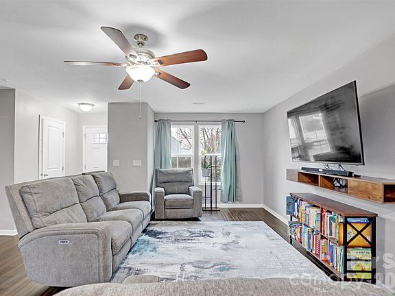 4th image of 1144 Tangle Ridge Dr SE