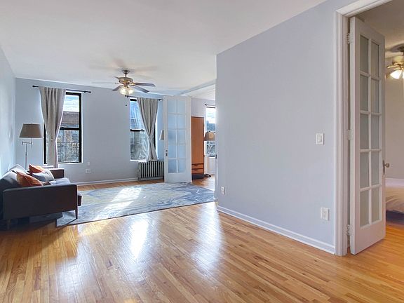 4th image of 200 W 109th St APT D6