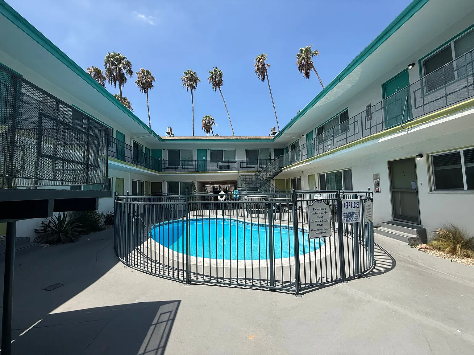 The Mariposa — Photo 1