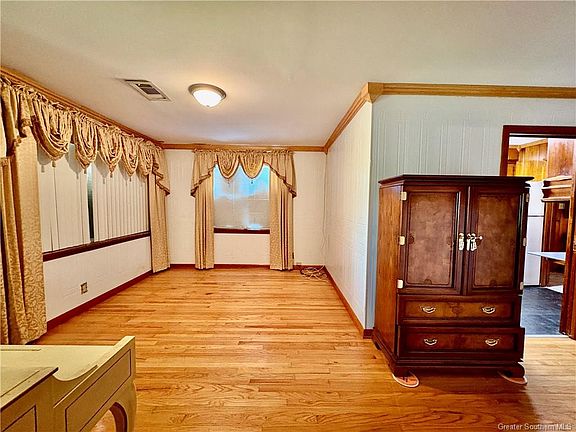 5th image of 2122 Brooks St