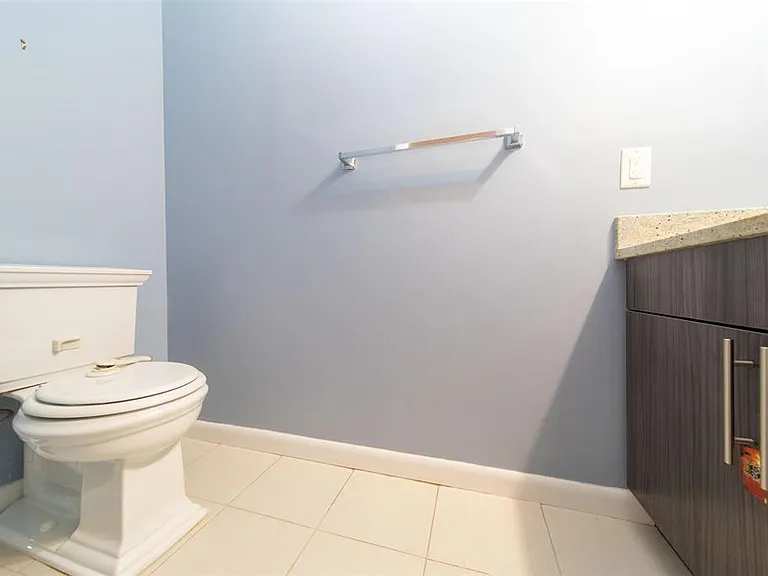 227 Christopher Columbus Dr #336B — Photo 5