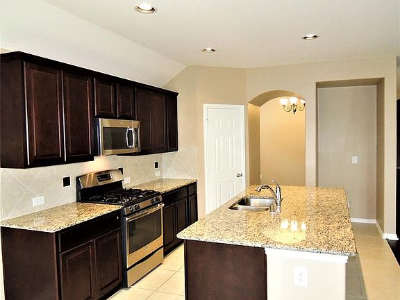 2nd image of 8462 Horsepen Bend Dr
