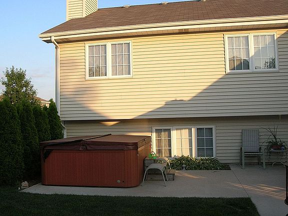 Hot tub/patio