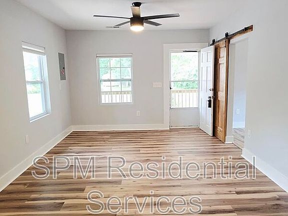 3rd image of 107 Myrtle Ave