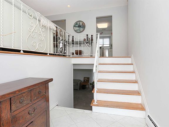 2nd image of 2718 Bryant Dr