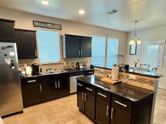 4th image of 408 W Vega Ln
