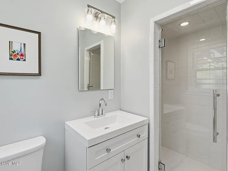105 Bunn Ave — Photo 20