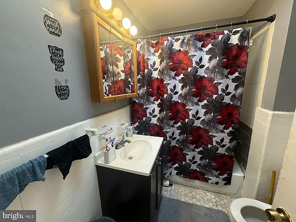 5th image of 4105 Greeby St