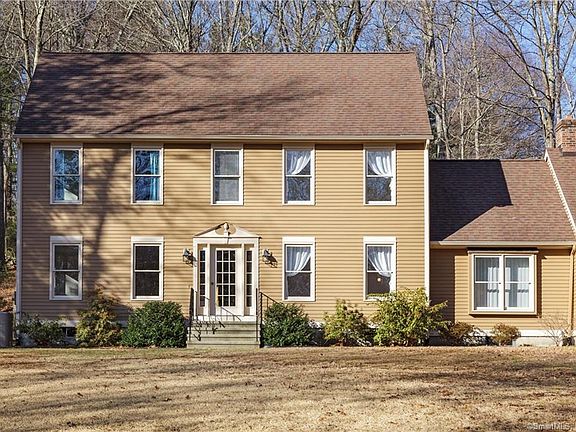 2nd image of 3 Pine Knoll Dr