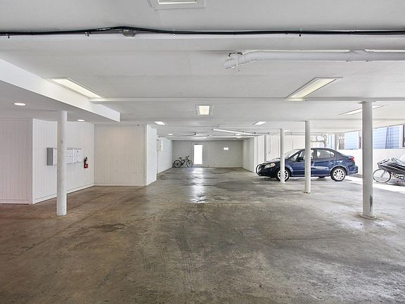 3rd image of 4217 Prytania St
