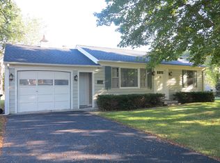 6 Lindas Ln, Great Barrington, MA 01230