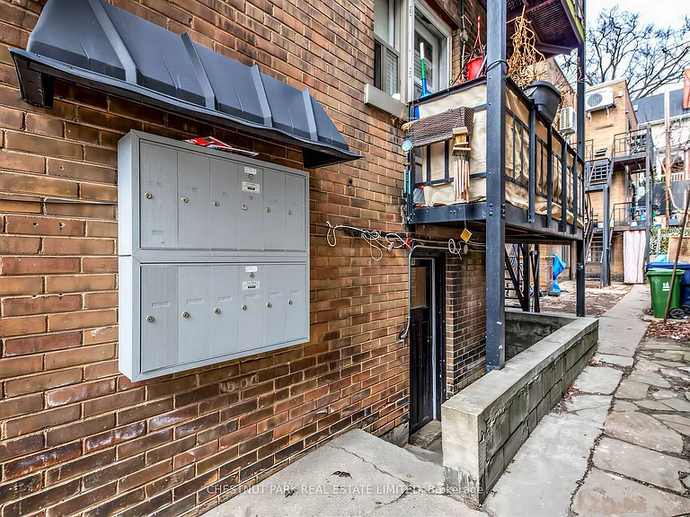 1 Kingswood Rd #R — Photo 26