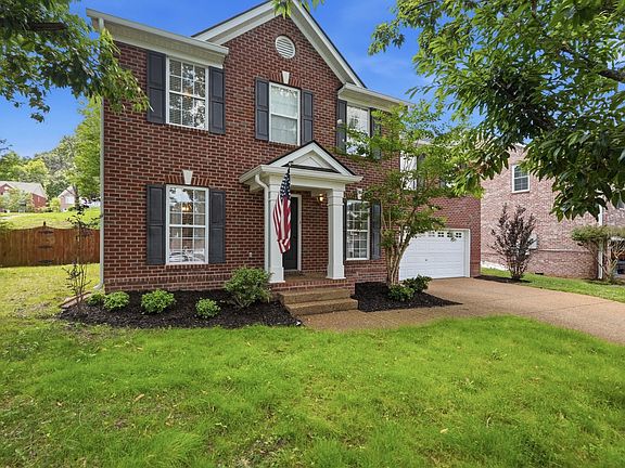 2nd image of 1109 Olde Cameron Ln