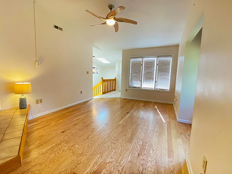 107 Windward Dr SW — Photo 4