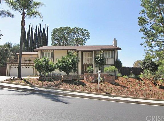 2nd image of 4663 Poe Ave