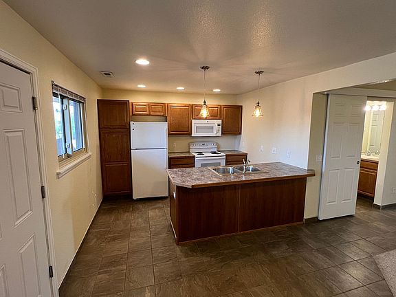 5th image of 1407 Flint St #32