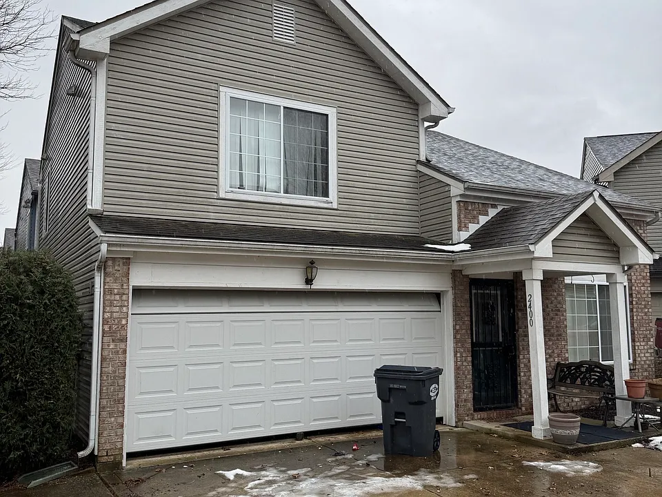 2400 Grand Fir Dr