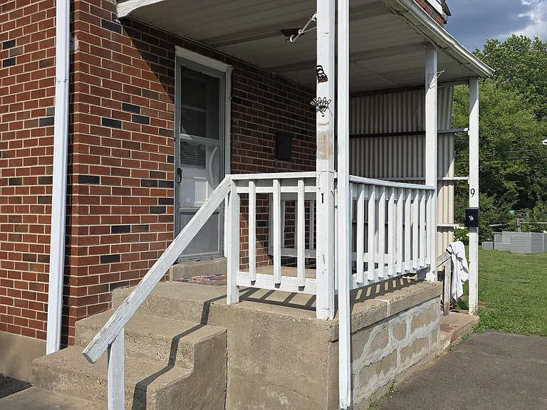 5 E Monument Ave — Photo 2