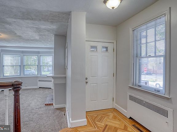 2nd image of 3101 N Van Buren St