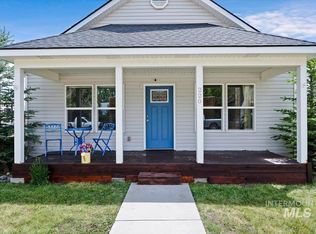 220 Garnet Ave E, Fairfield, ID 83327