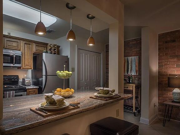 2nd image of 4020 Hessmer Ave #401610