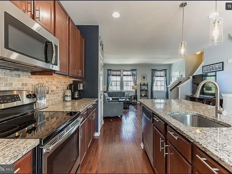 423 Dogwood Dr — Photo 15