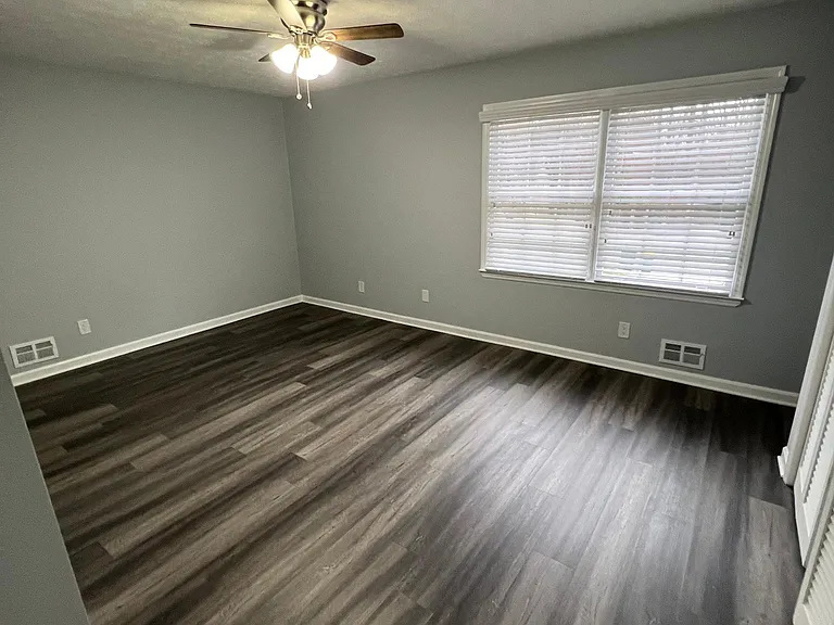 6959 Lockridge Dr — Photo 25