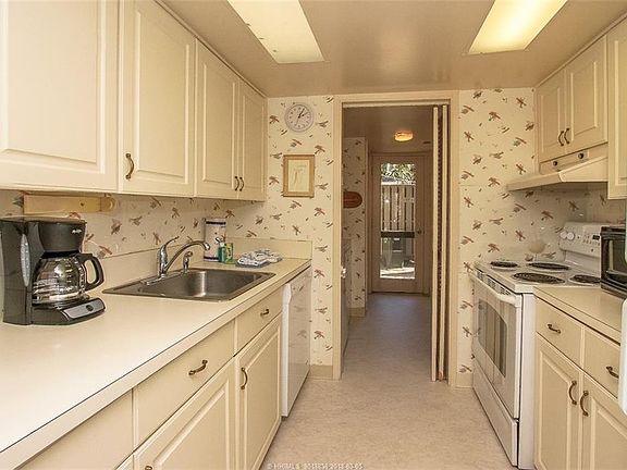 5th image of 13 Lawton Dr Unit 96
