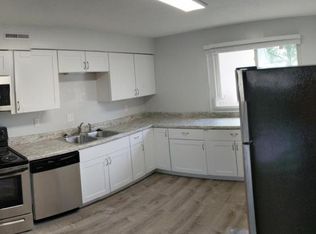 1121 3rd St SW APT 3, Cedar Rapids, IA 52404