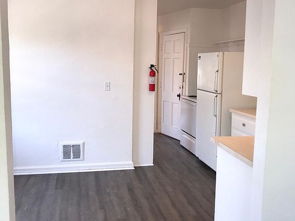 2nd image of 110 E Dorothy Ln #2
