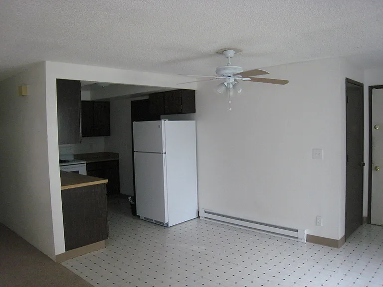 Lynda Vista Duplexes — Photo 26