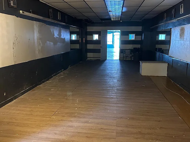 1192 Yorkship Sq — Photo 13