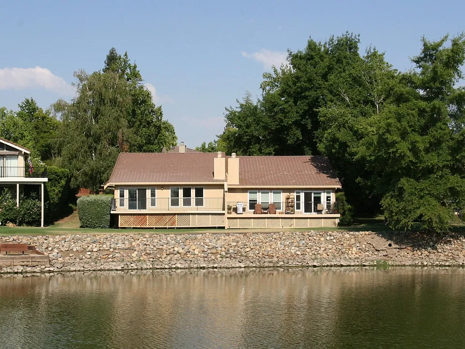 6935 Lindero Ln
