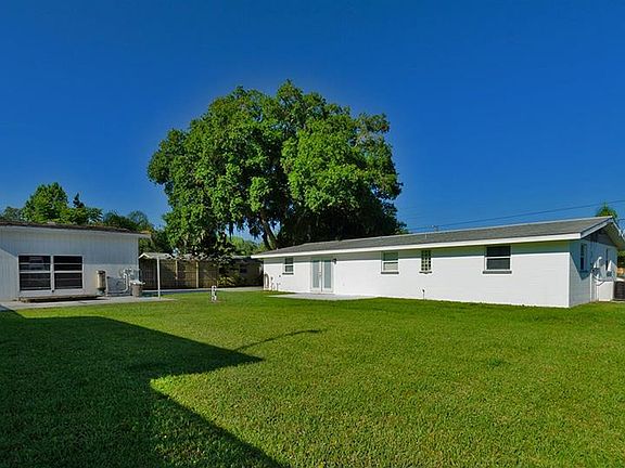 4th image of 1214 Gayle Ave