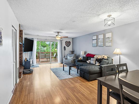 3rd image of 96 Shawnee Pl #96