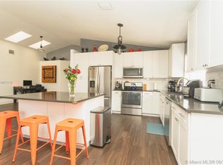 16594 NW 10th St, Pembroke Pines, FL 33028