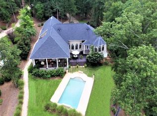 422 Commonwealth Dr, Ninety Six, SC 29666
