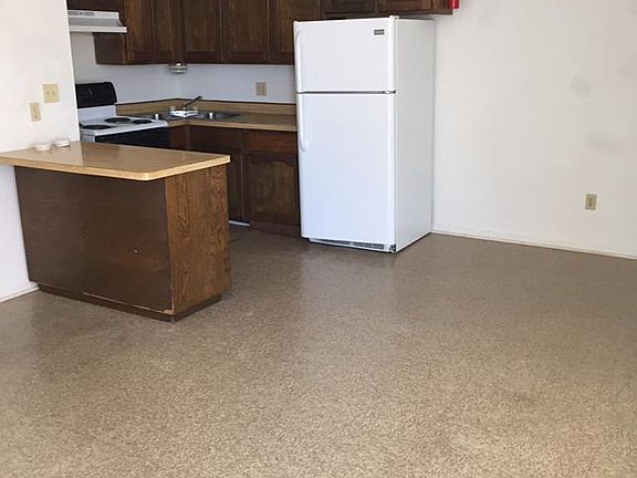 5th image of 217 Leona St APT 4