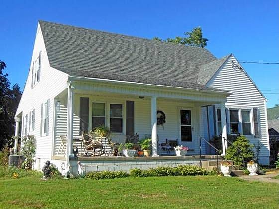 1st image of 718 Hall St