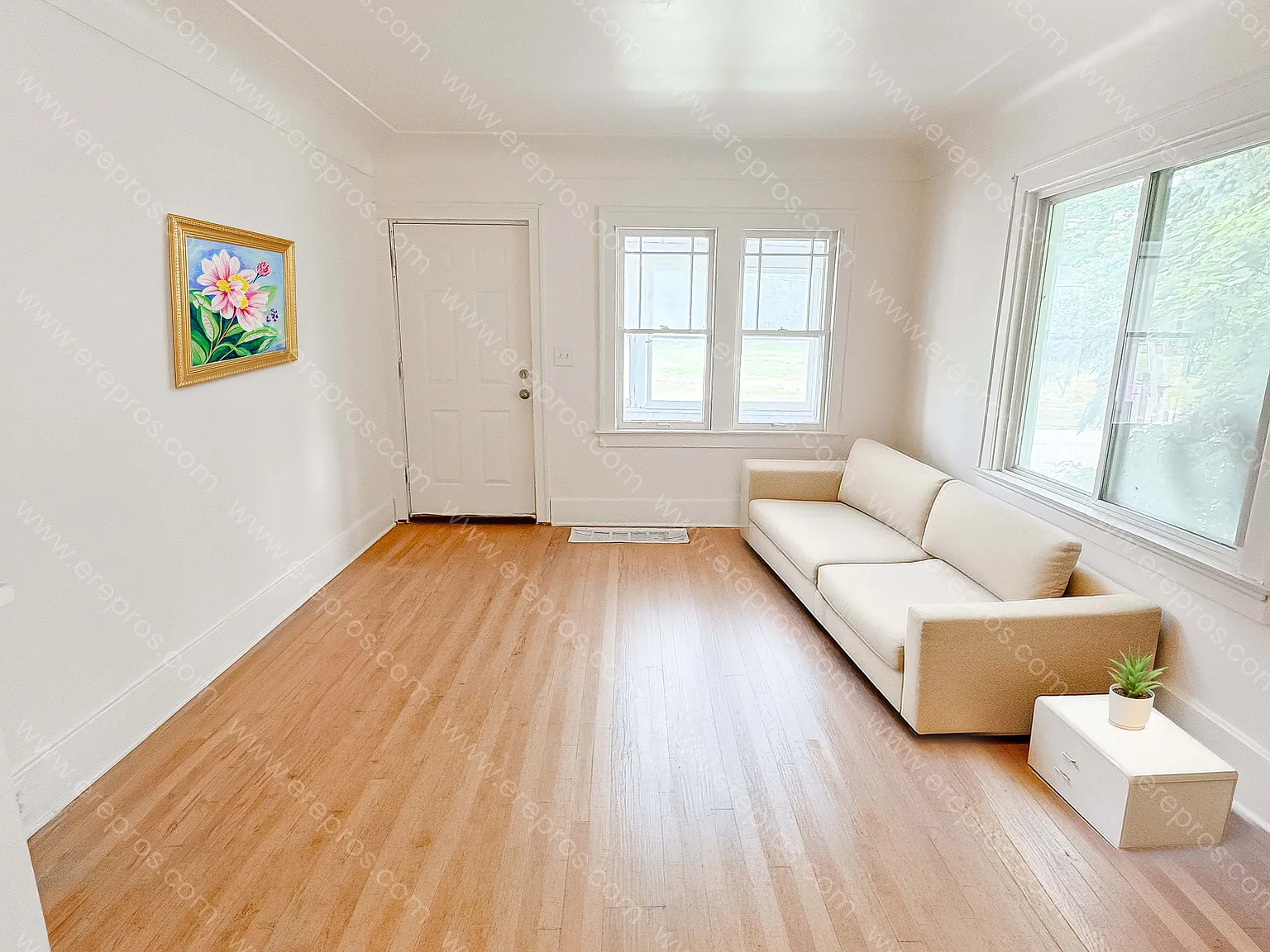 3 bed, 936 sqft, $1,000 — Photo 3